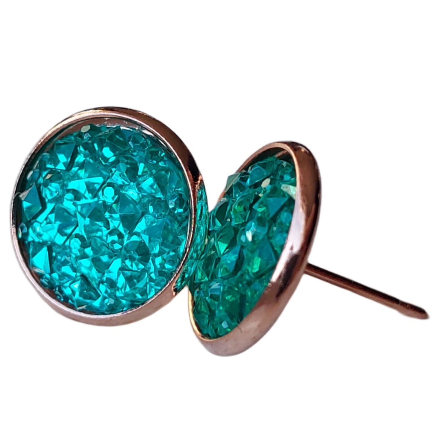 Oorknopjes met cabochons in de kleur Turquoise Reliëf van Eva Jewels